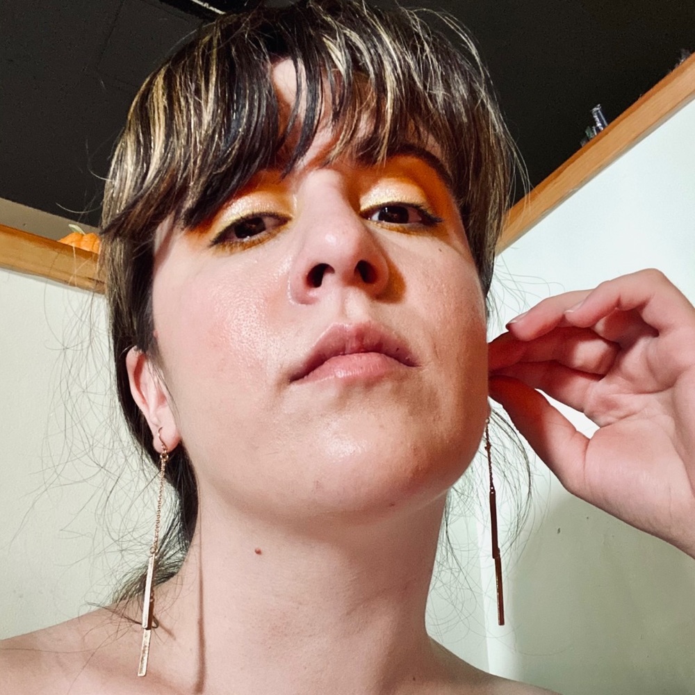 Meet your Posher, Rebeca